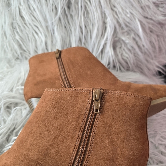 Old Navy Tan Ankle Boots - Picture 6 of 8